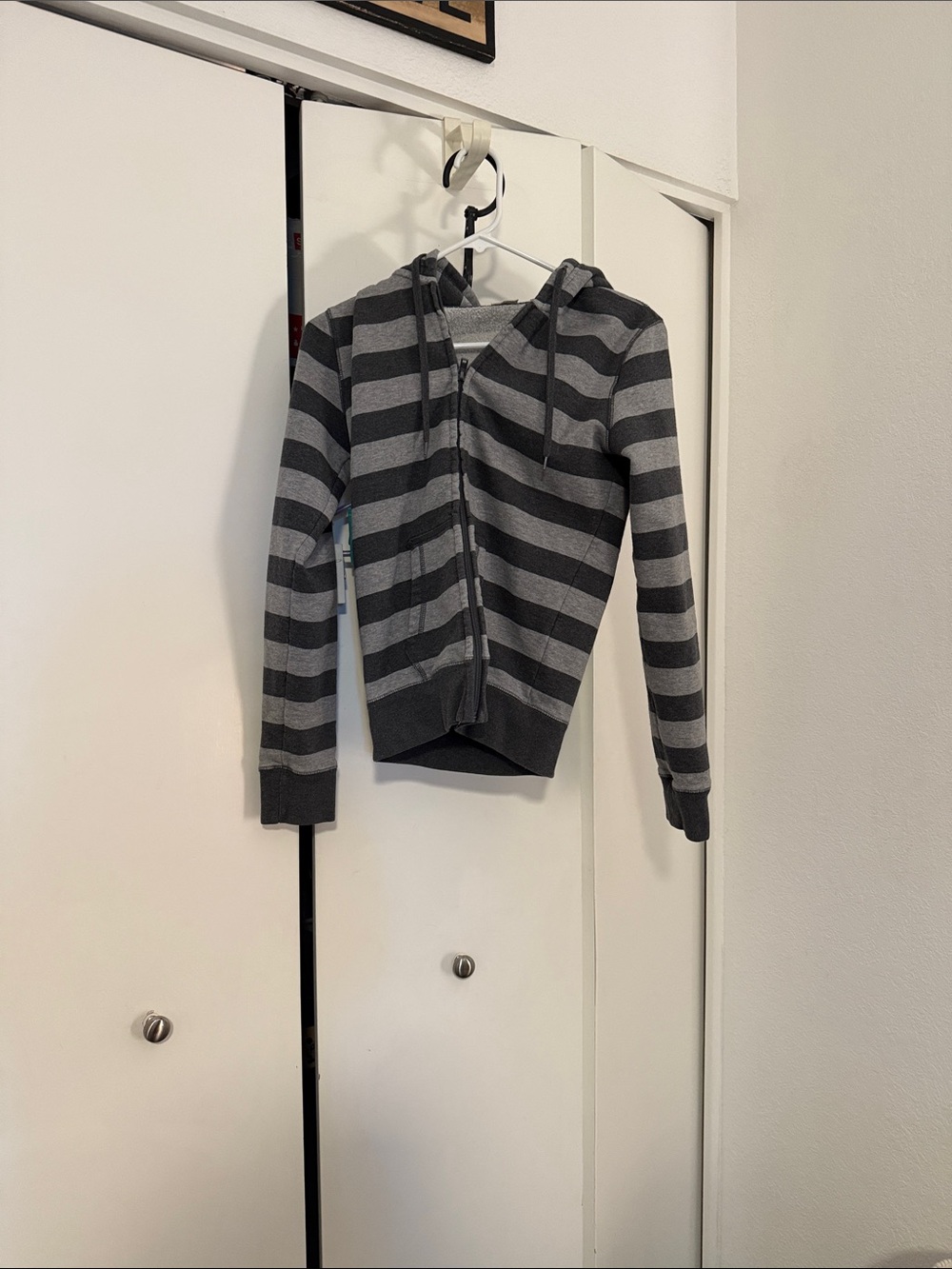 Brandy Melville John Galt ‘regular fit’ Striped hoodie
